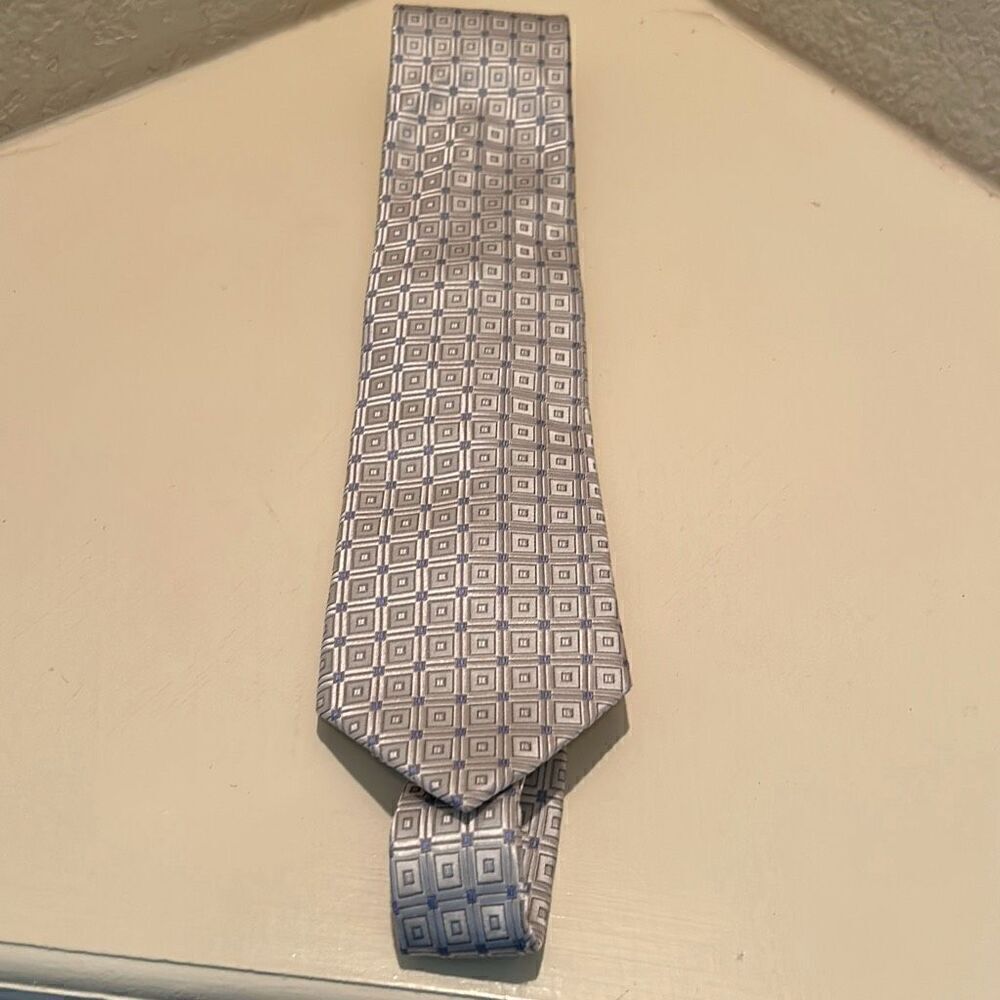 Donald Trump Signature Collection Men's Neck Tie Silver And Blue Square Pattern